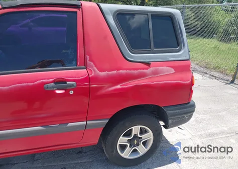 2002 Chevrolet Tracker из США, поврежденный, VIN 2CNBE18C926911755